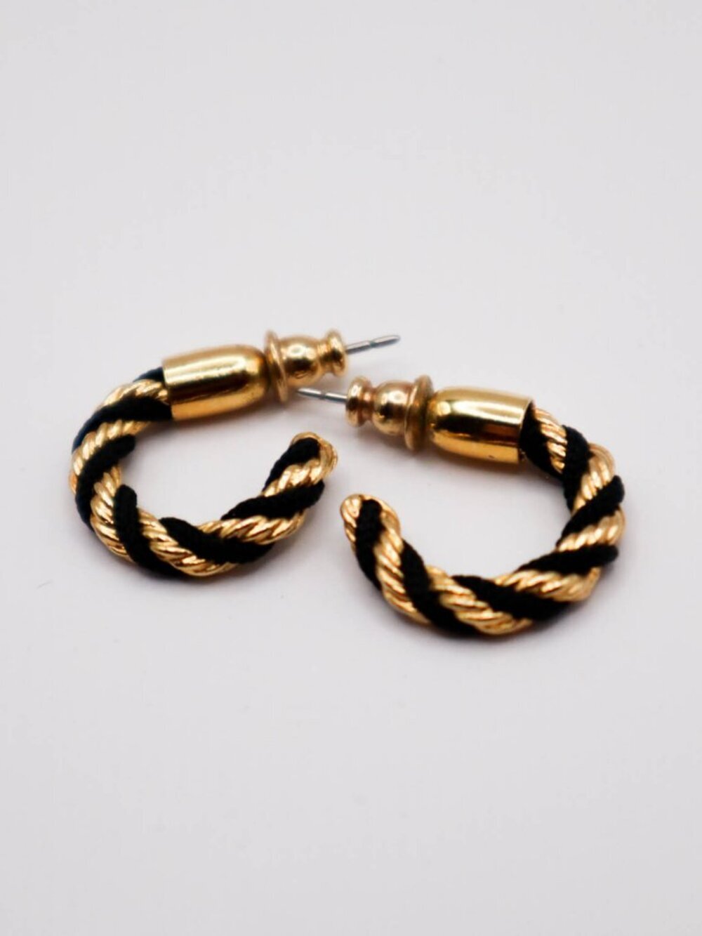 Vtg Trifari Gold Tone & Black Twisted Rope Hoop Pierced Earrings '80s
